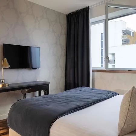 Western Isidore Hotel